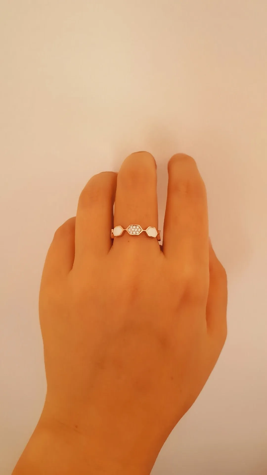 Adjustable White Shap Ring in 925 Sterling Silver