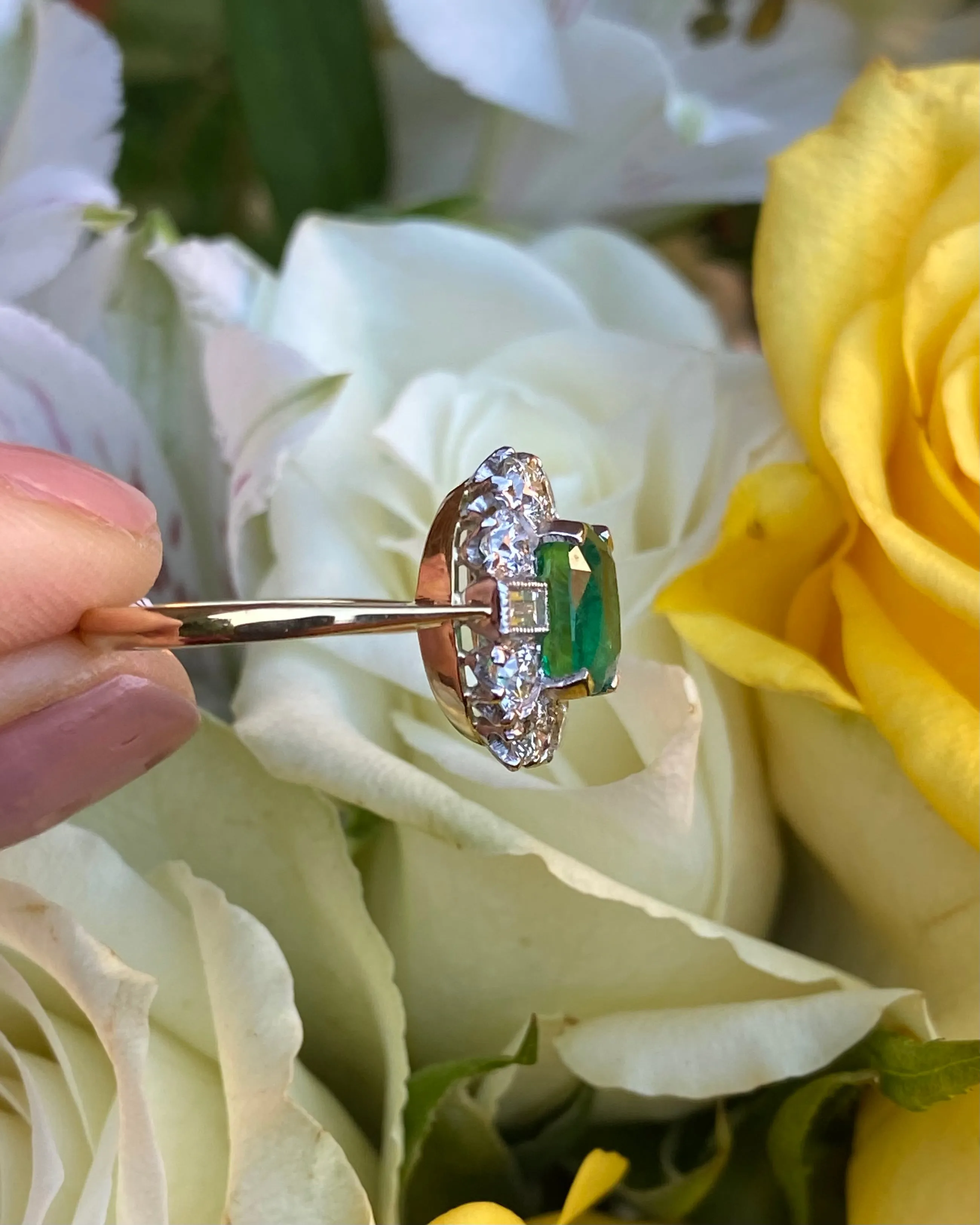 Art Deco Emerald and Diamond Cluster Ring 18ct Yellow Gold 1.25ct   1.75ct