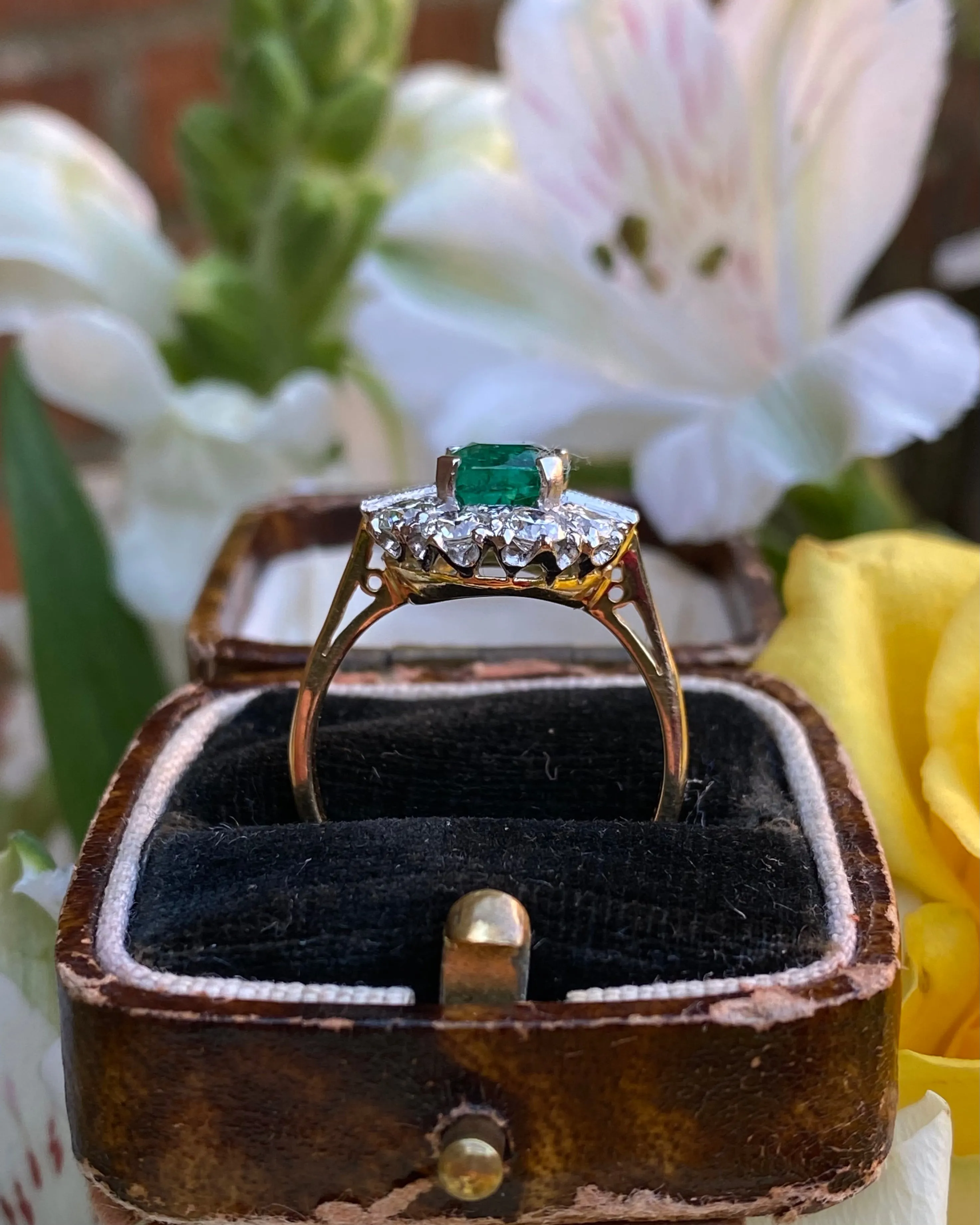 Art Deco Emerald and Diamond Cluster Ring 18ct Yellow Gold 1.25ct   1.75ct