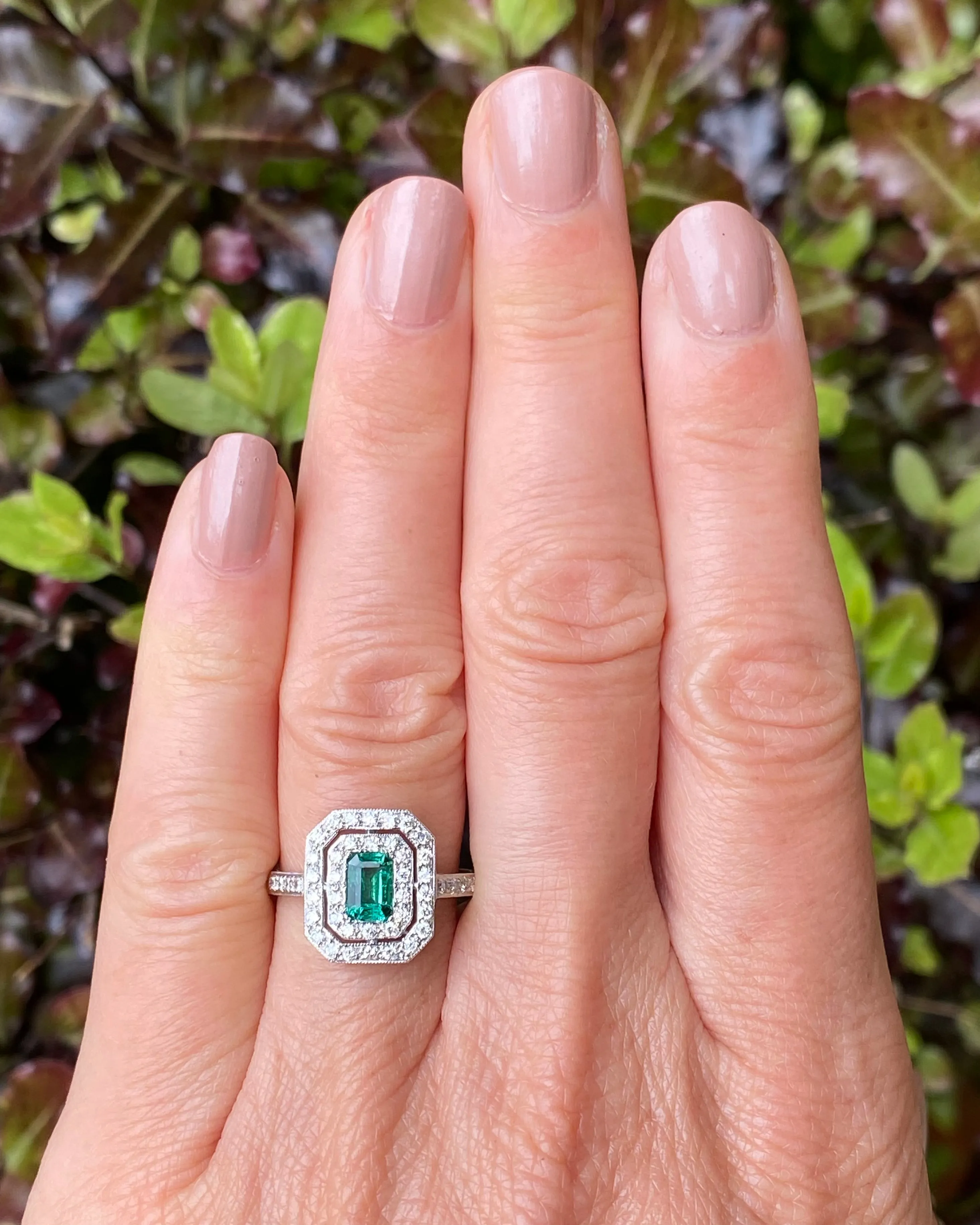 Art Deco Emerald and Diamond Platinum Ring 0.60ct   0.60ct
