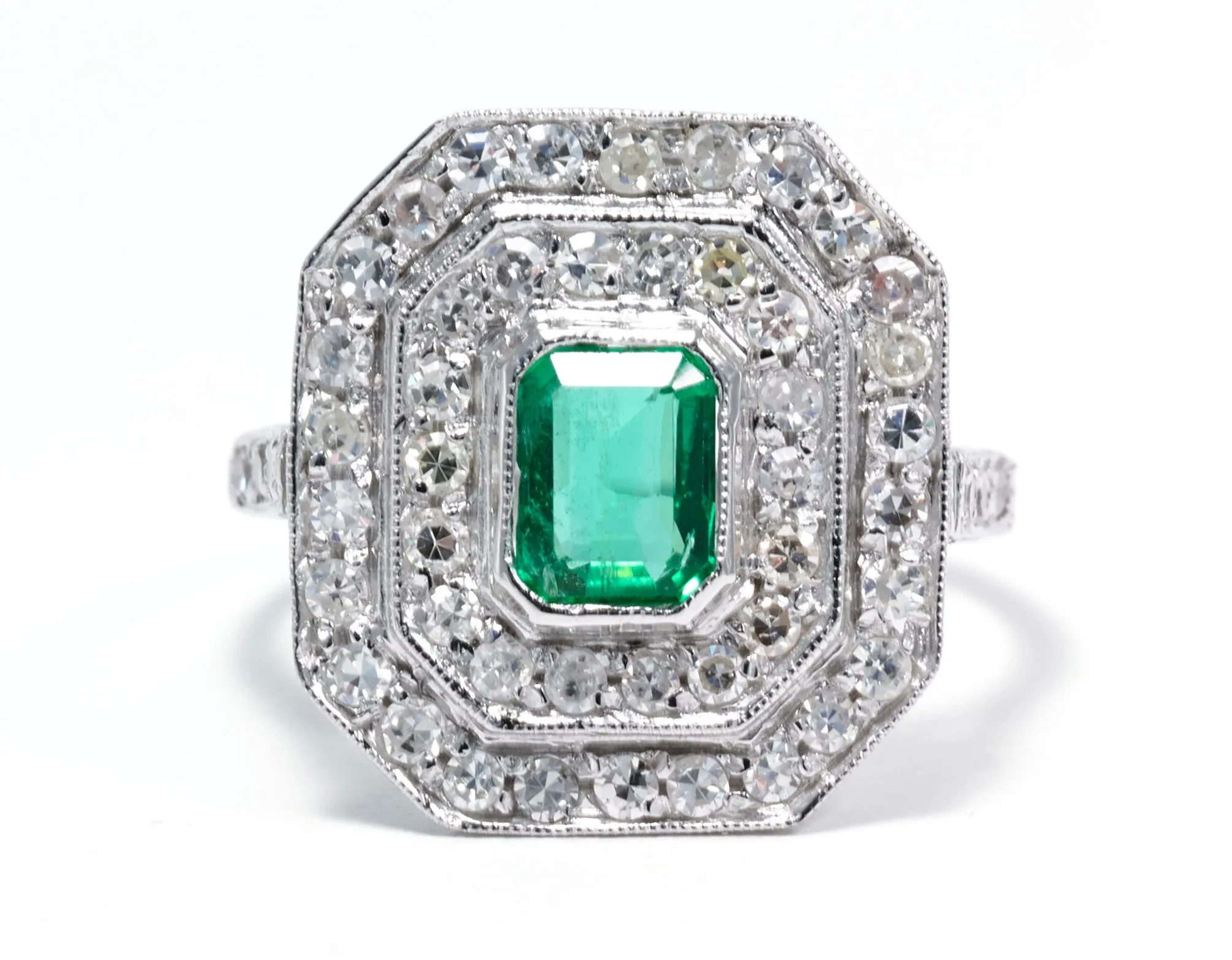 Art Deco Emerald and Diamond Platinum Ring 0.60ct   0.60ct
