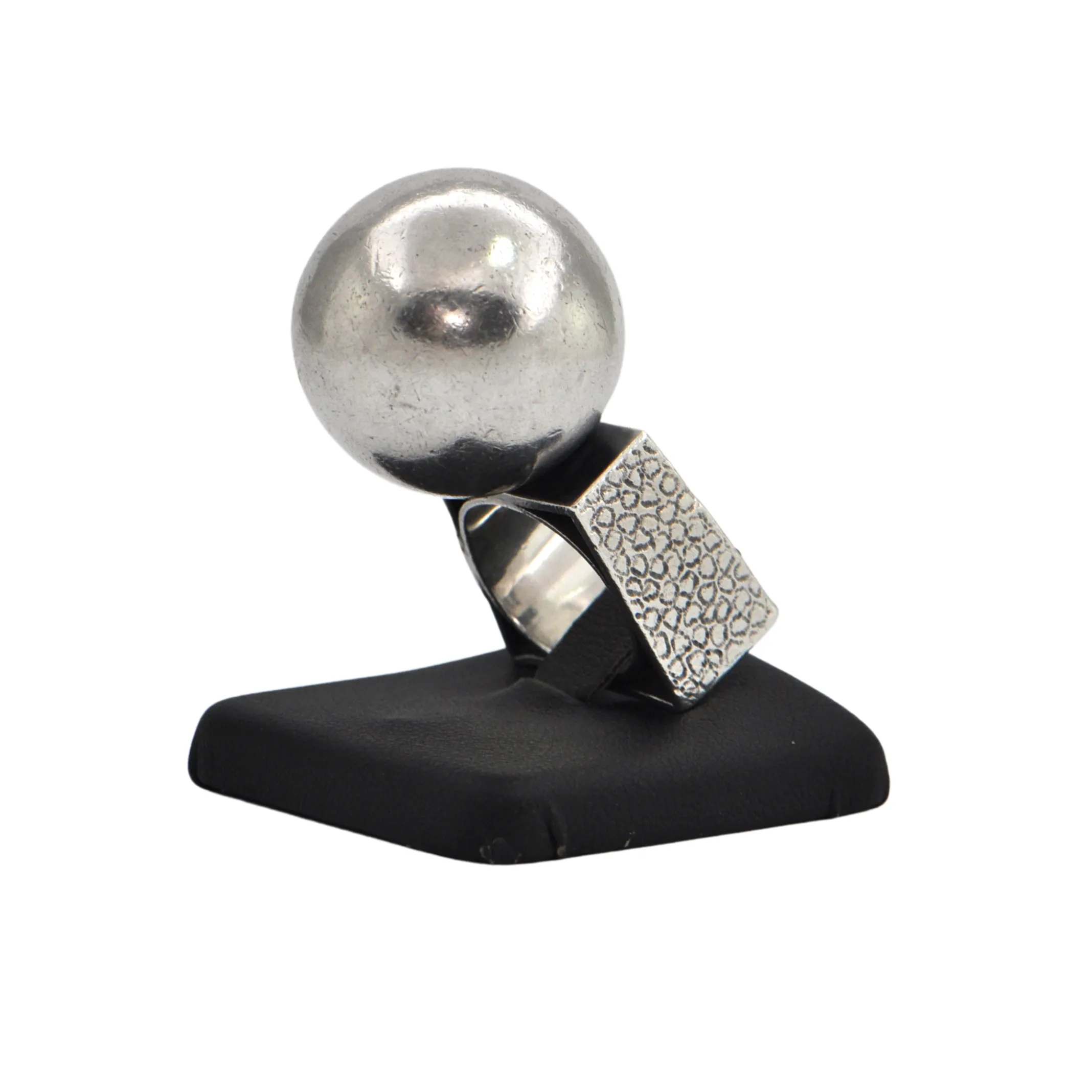 Estate Signed Walter Schluep Sterling Ball Ring