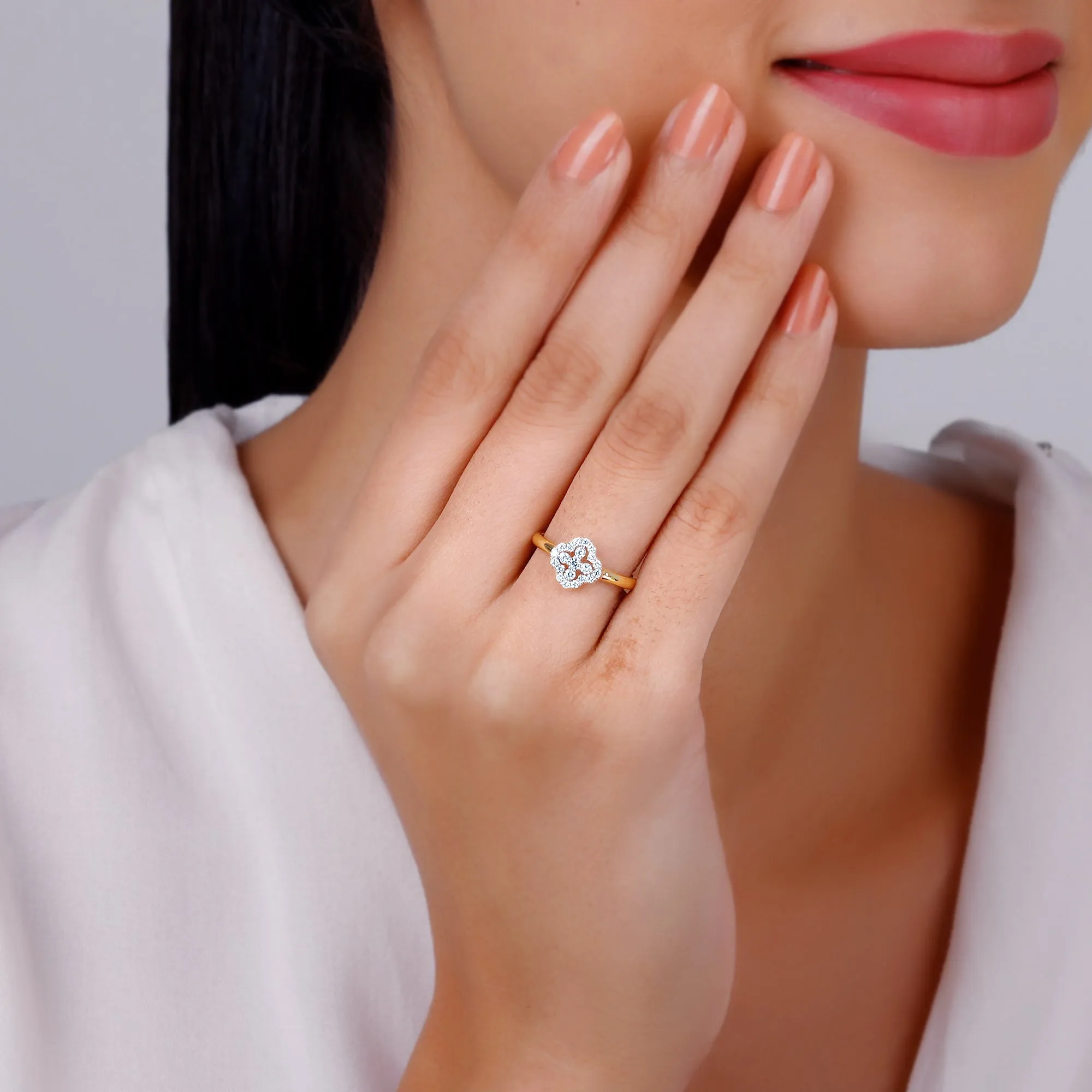 Gold Fleurir Diamond Ring