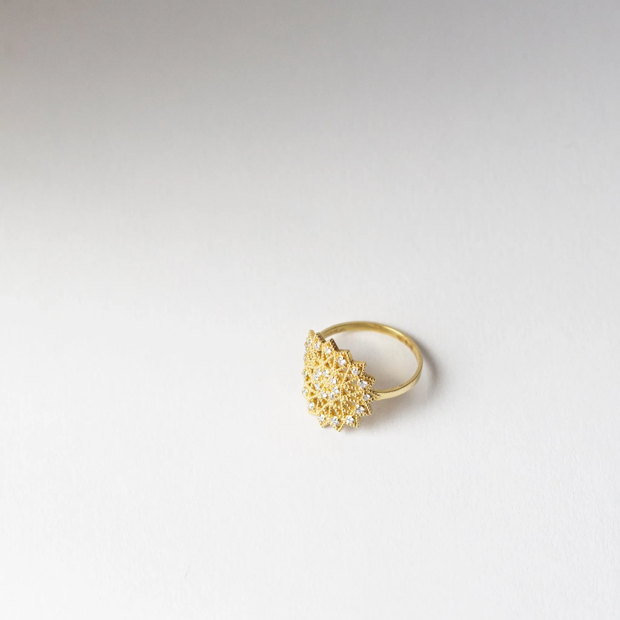 Lace Deco Ring - VI w Diamonds