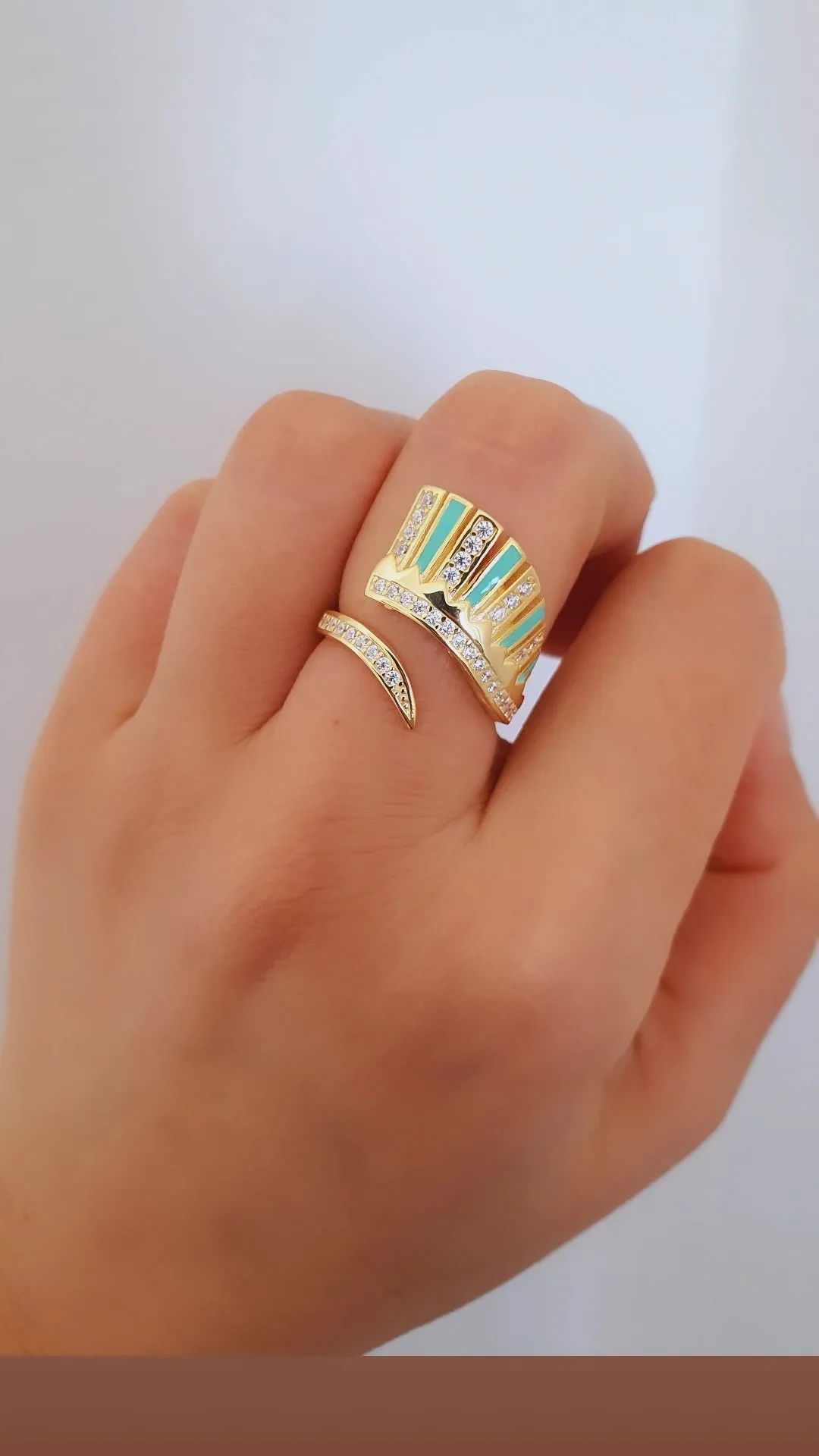 Mint Que Ring