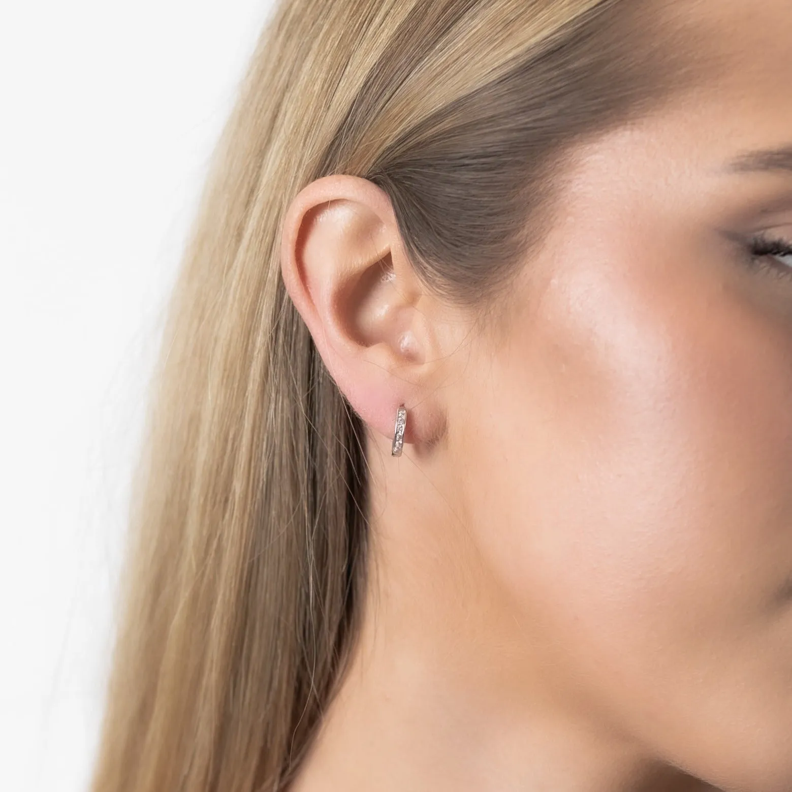 PETITE HIDDEN PAV?? HOOPS Silver