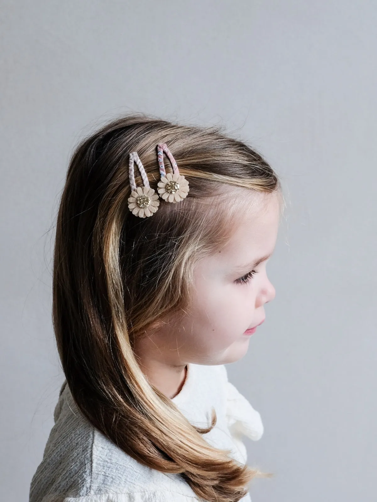 Pink Daisy Clips