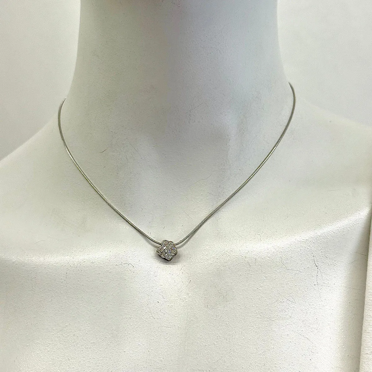 Platinum Diamond Pendant Necklace