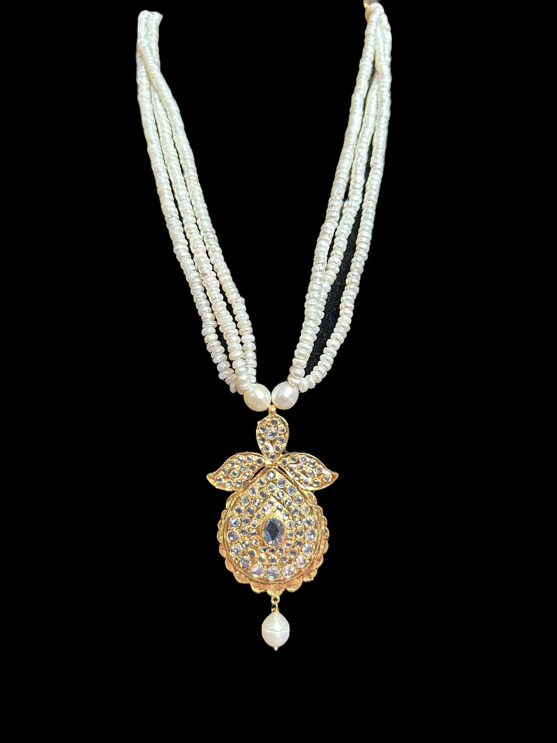 PS398 Zeenat jugni set in fresh water pearls ( SHIPS IN 4 WEEKS )