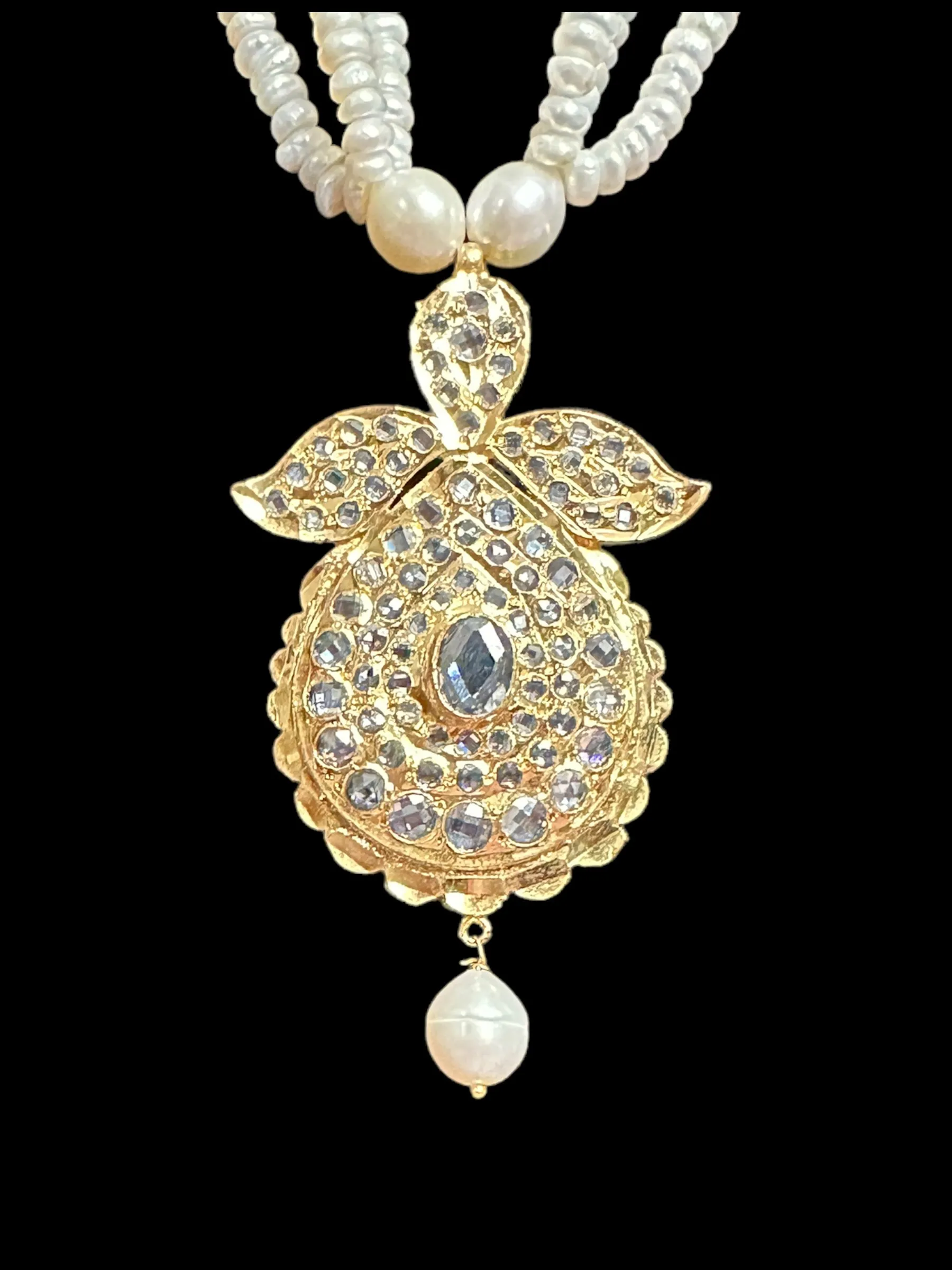 PS398 Zeenat jugni set in fresh water pearls ( SHIPS IN 4 WEEKS )