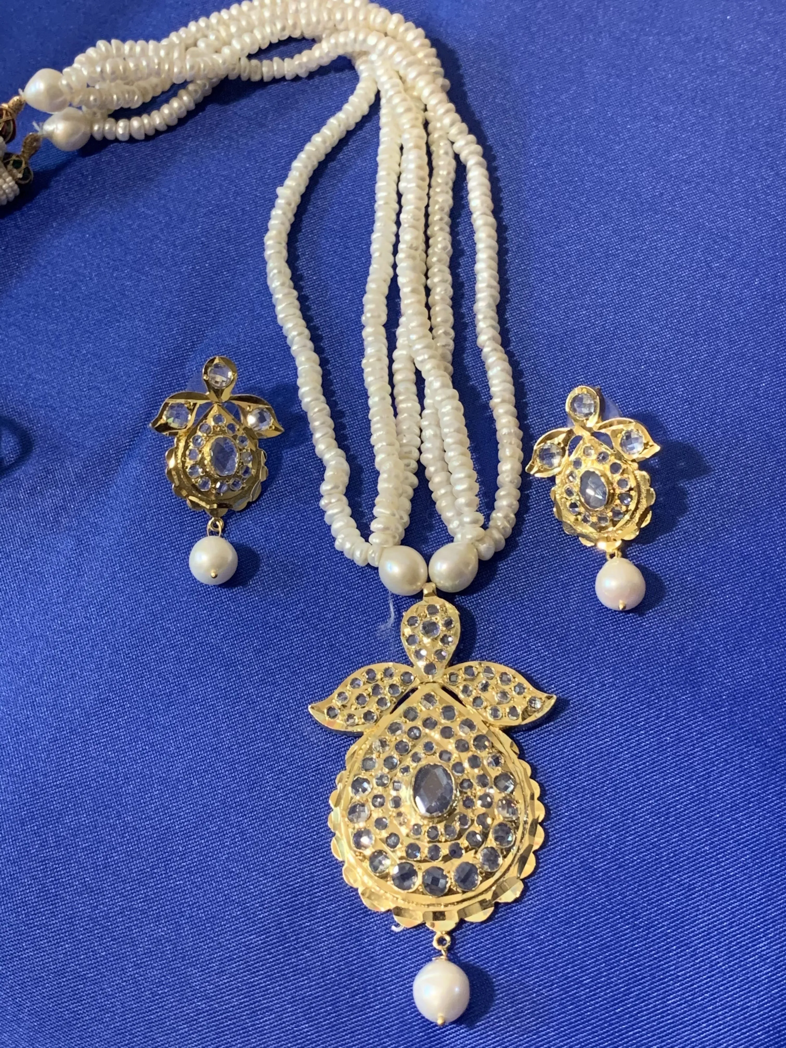 PS398 Zeenat jugni set in fresh water pearls ( SHIPS IN 4 WEEKS )