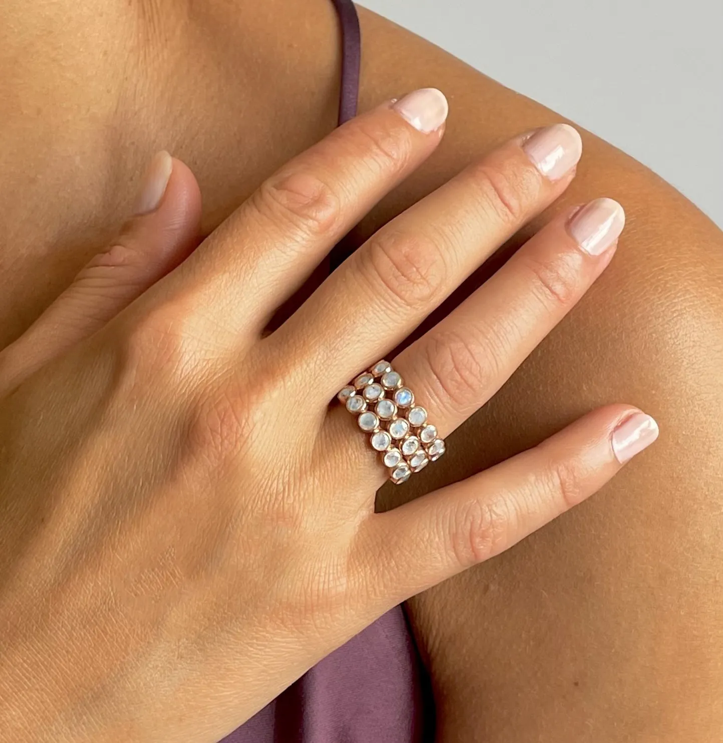 Ring in 925 silver gilded with 18k rose gold assembled with moonstone