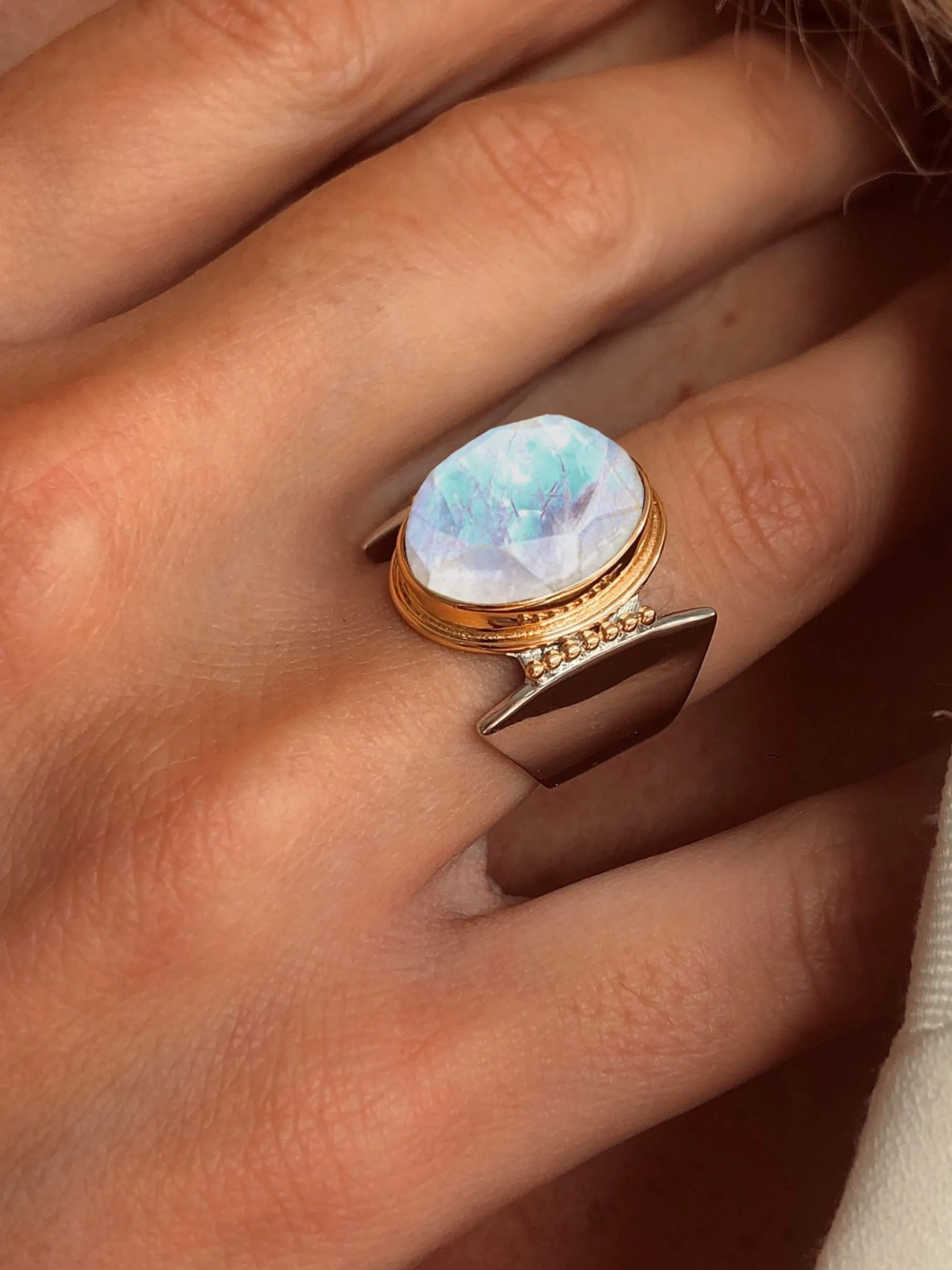 Ring in 925 Silver plated with Silver and 18k Yellow Gold and assembled with faceted moonstone