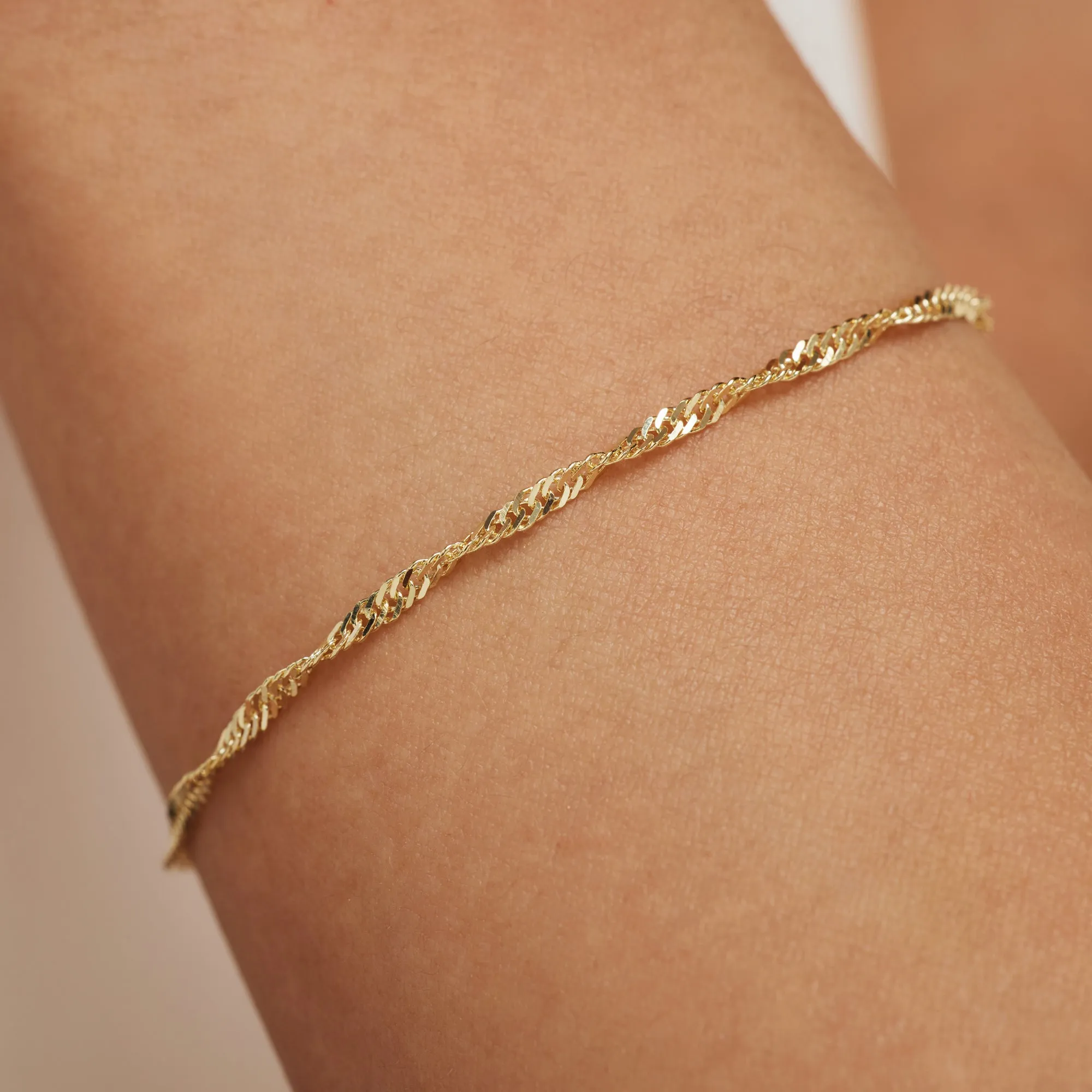 Rivoli Lilou 14 karat gold bracelet with twist