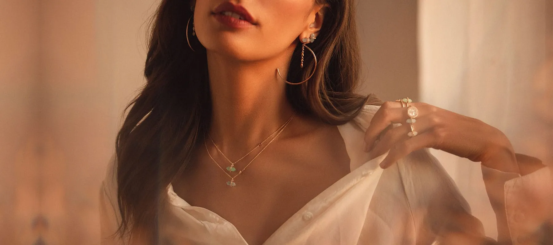 Sofia Pendant Necklace in Golden Nude