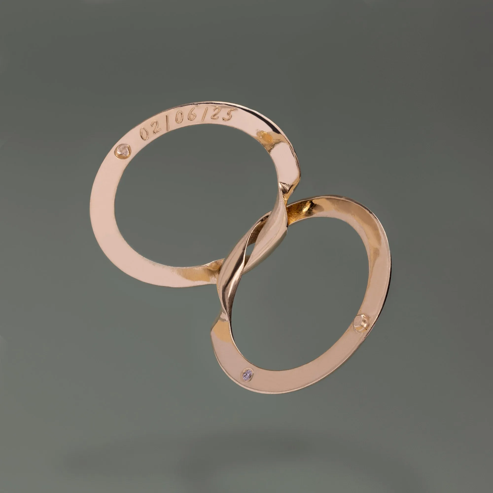 The Love Story Ring with a White Diamond | Yellow Gold